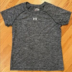 Under Armour Heathered Black Short Sleeve Loose Fit Tee Small